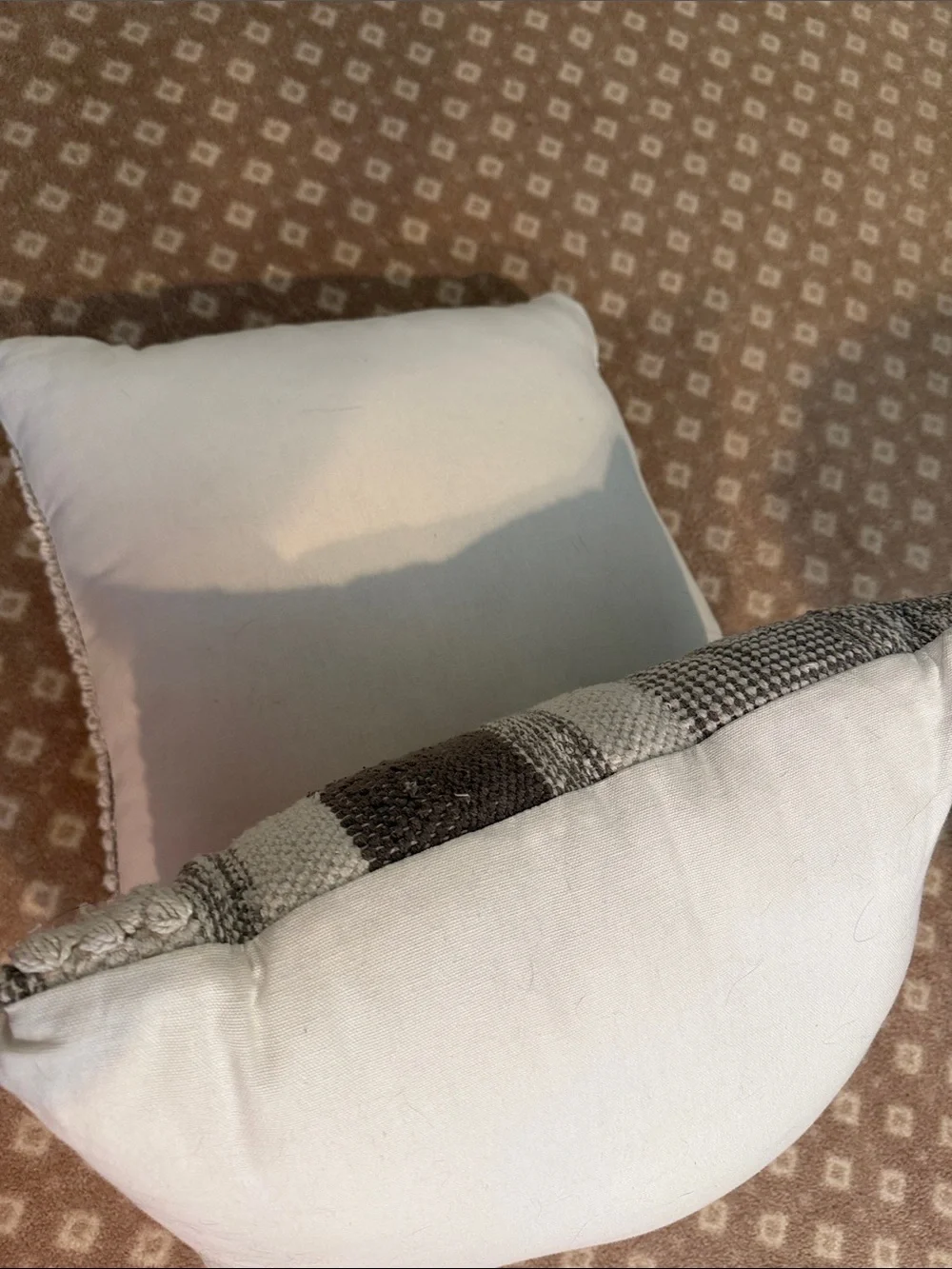 Decorative Throw Pillows in Neutral Gray and Cream Textured (Set of 2) EUC